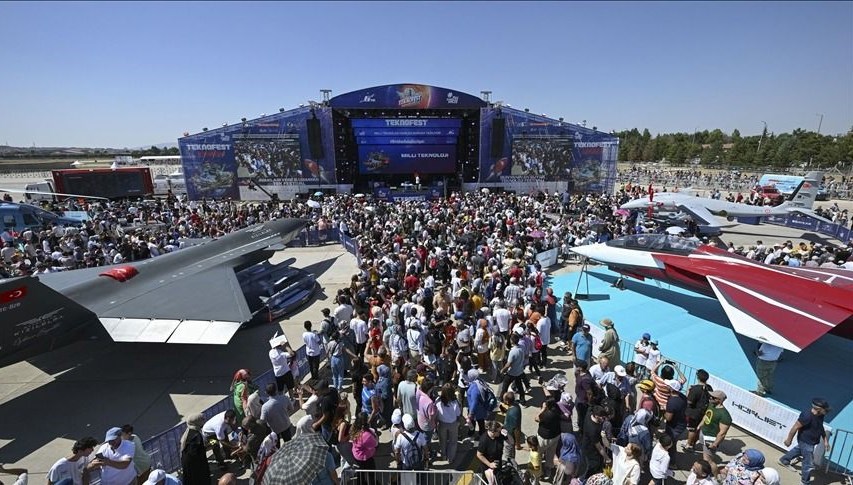 découvrez teknofest 2024, le festival des technologies et de l'innovation qui met en avant les dernières avancées en matière de drones, véhicules autonomes et bien plus encore. rejoignez-nous pour des démonstrations captivantes, des compétitions excitantes et des conférences animées par des leaders du secteur. ne manquez pas cet événement incontournable pour les passionnés de technologie et d'innovation.