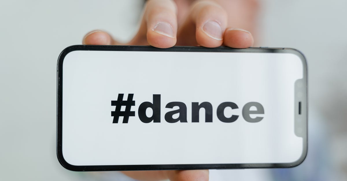 découvrez l'importance des hashtags dans les réseaux sociaux, comment les utiliser efficacement et comment ils peuvent améliorer votre visibilité en ligne.